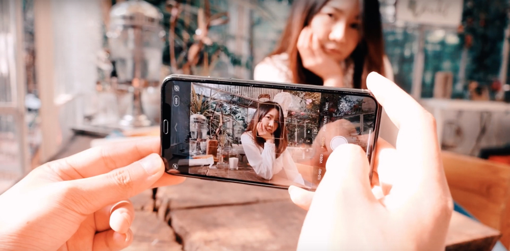 5 เทคนิคถ่ายภาพ Portrait ในร้านกาแฟให้สวยด้วยมือถือ iPhone 11 Pro Max